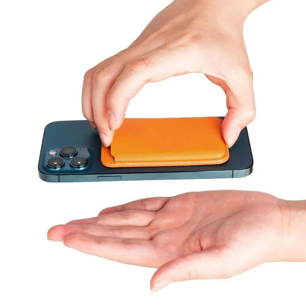 Chic Magnetic Card Sleeve
